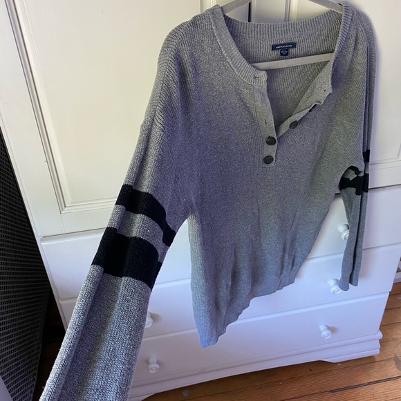 American Eagle Long Sleeve - Picture 2 of 3